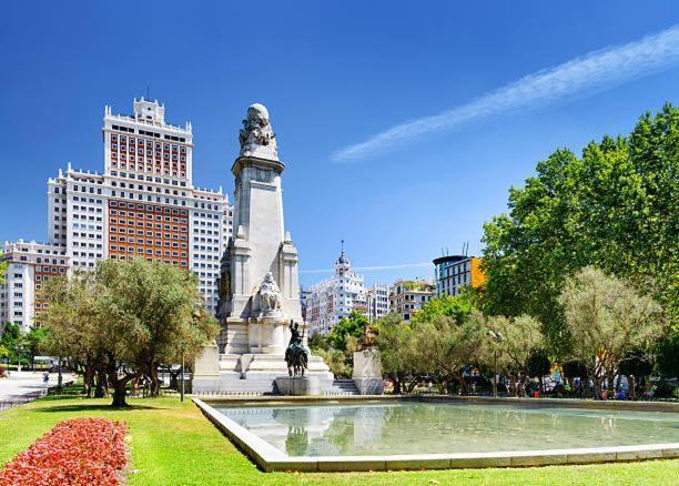 Punta Me Beautiful Apartment In Plaza Espana Madrid Ngoại thất bức ảnh